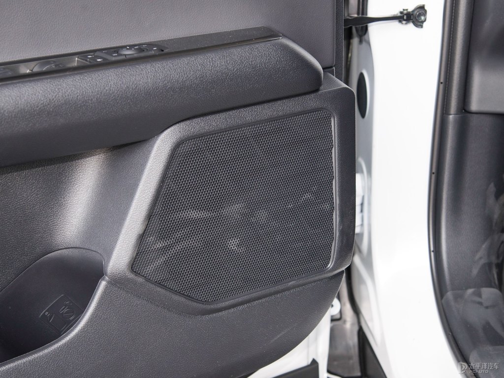 超音速石英白雷克薩斯UX車廂內(nèi)飾圖片