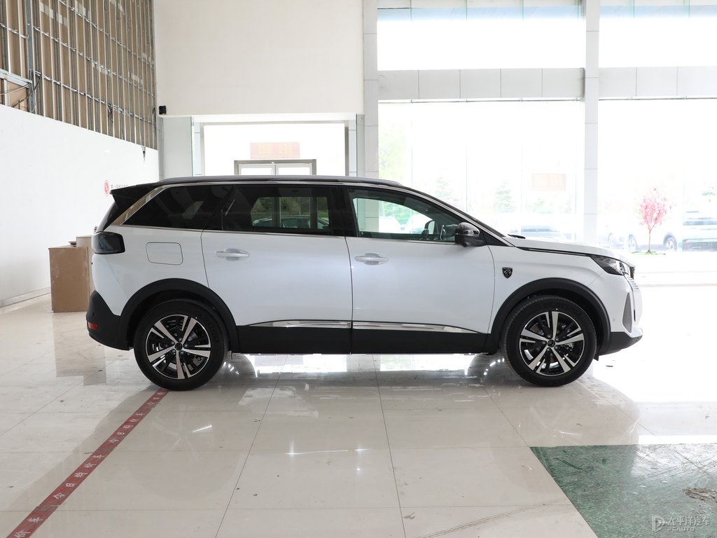珠光白標(biāo)致5008整車(chē)外觀外觀圖片