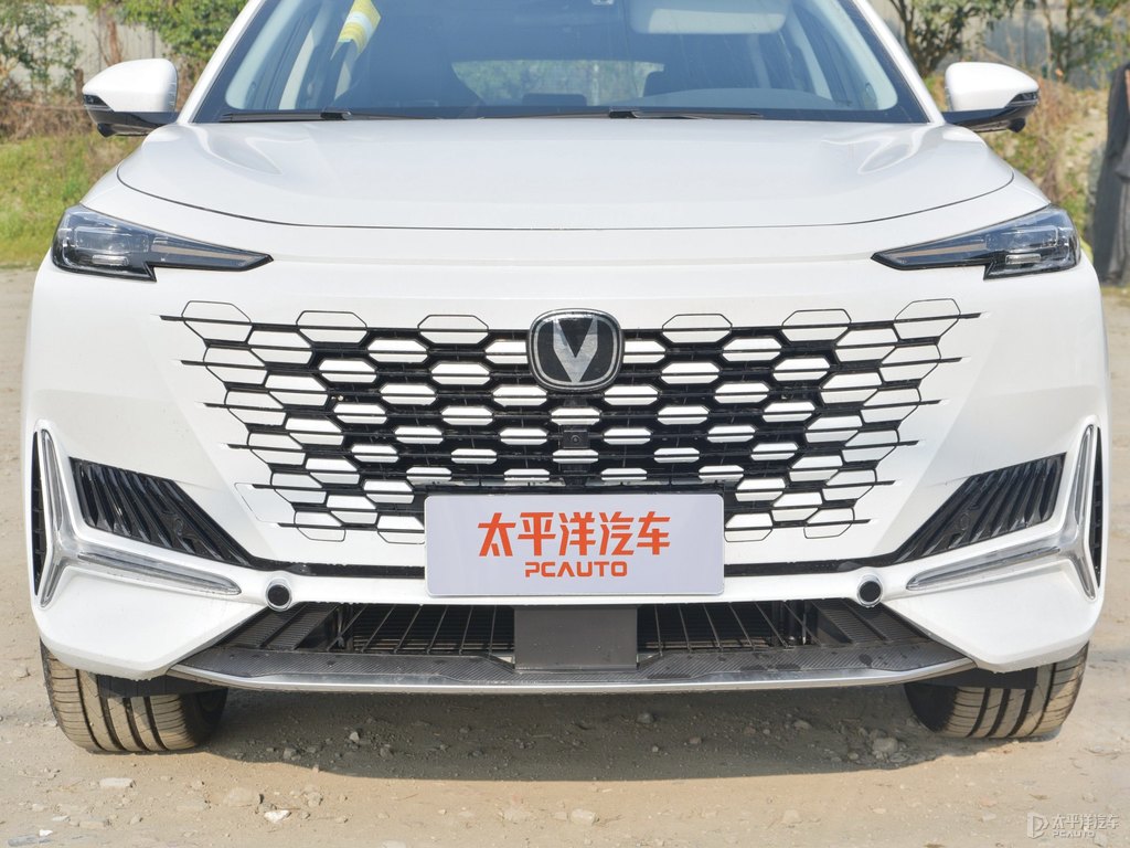 星辰白長(zhǎng)安UNI-K車(chē)頭外觀圖片