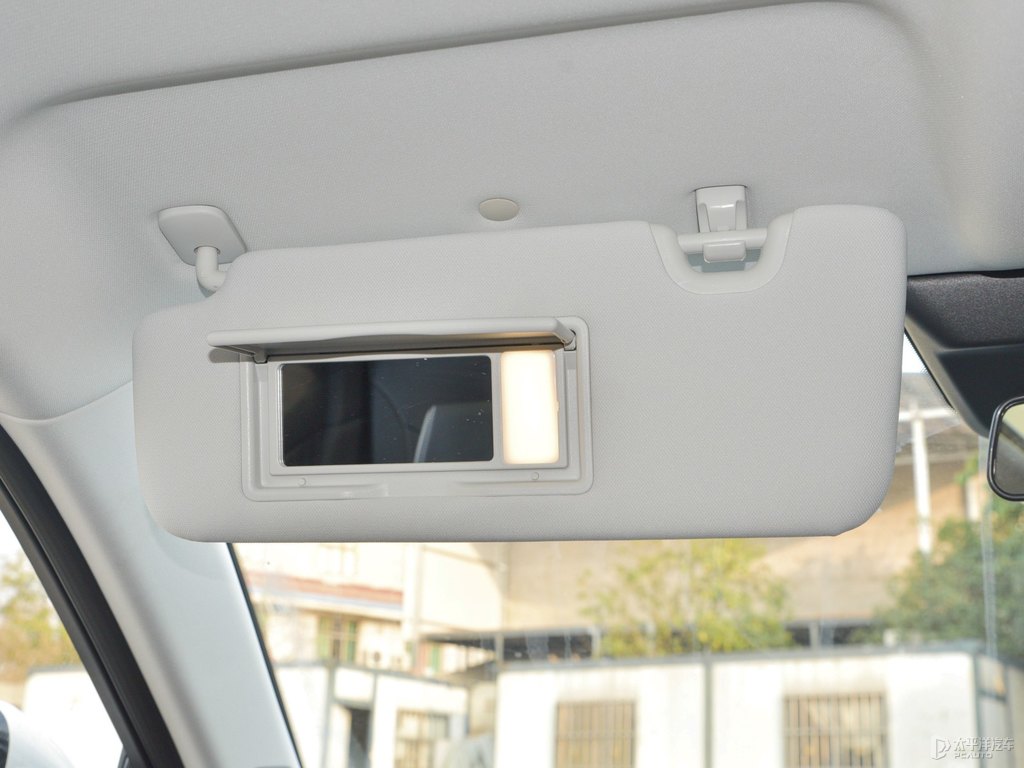 星辰白長安UNI-K車廂內(nèi)飾圖片