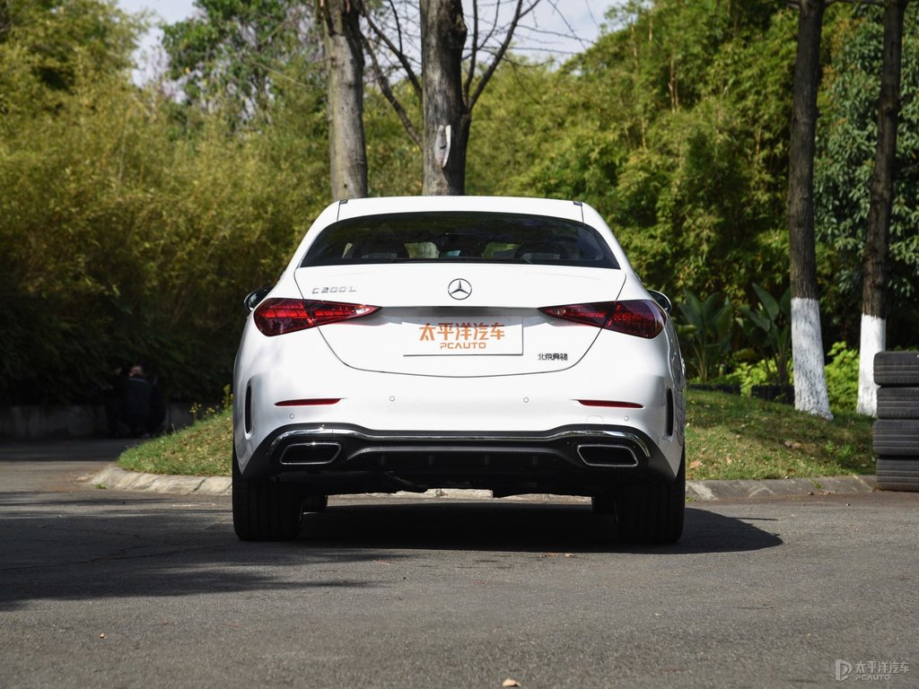 北極白奔馳C級整車外觀外觀圖片