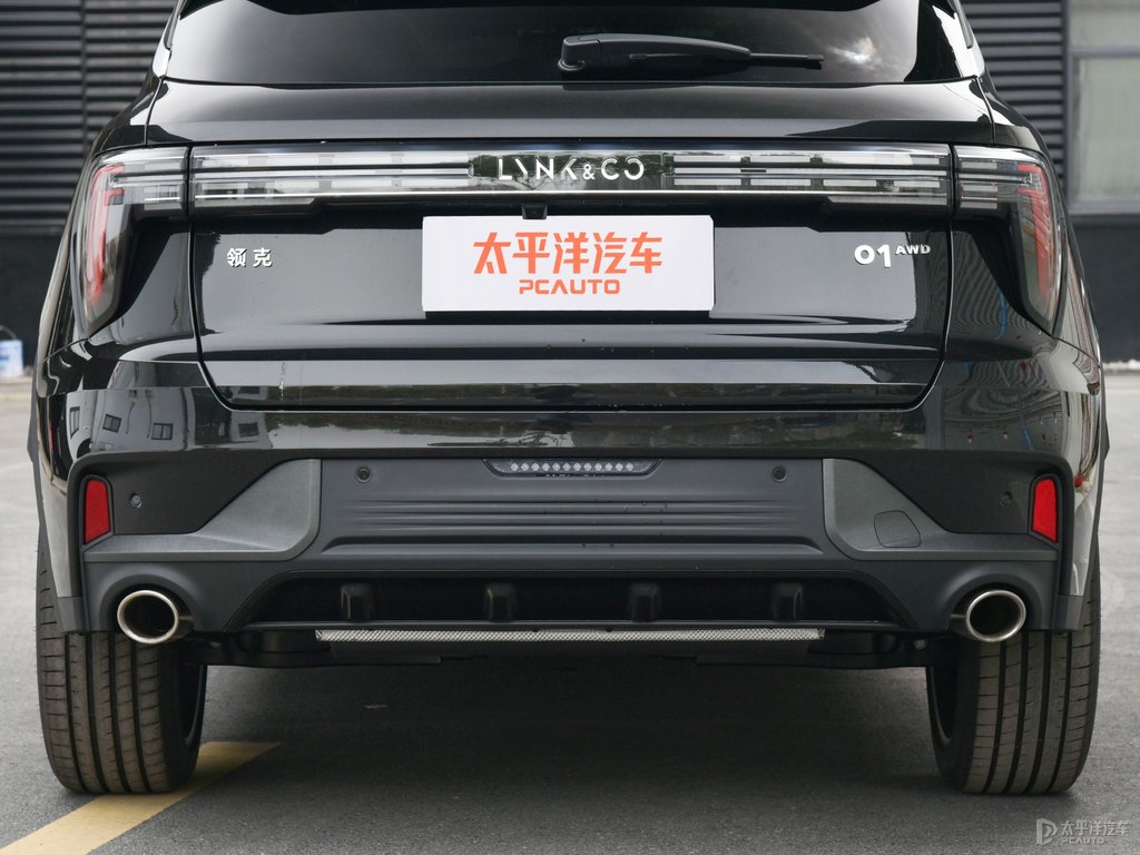 暗夜黑領(lǐng)克01車尾外觀圖片
