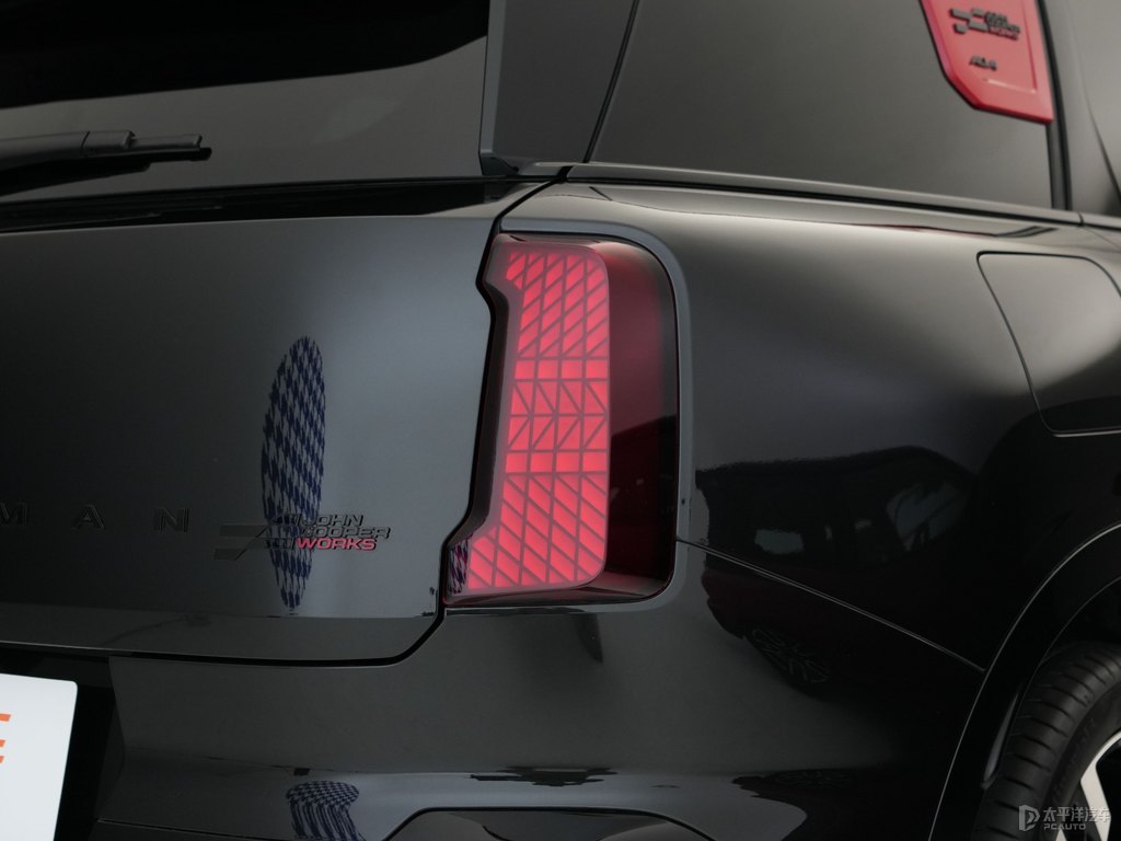 ҹMINI JCW COUNTRYMAN܇β^DƬ
