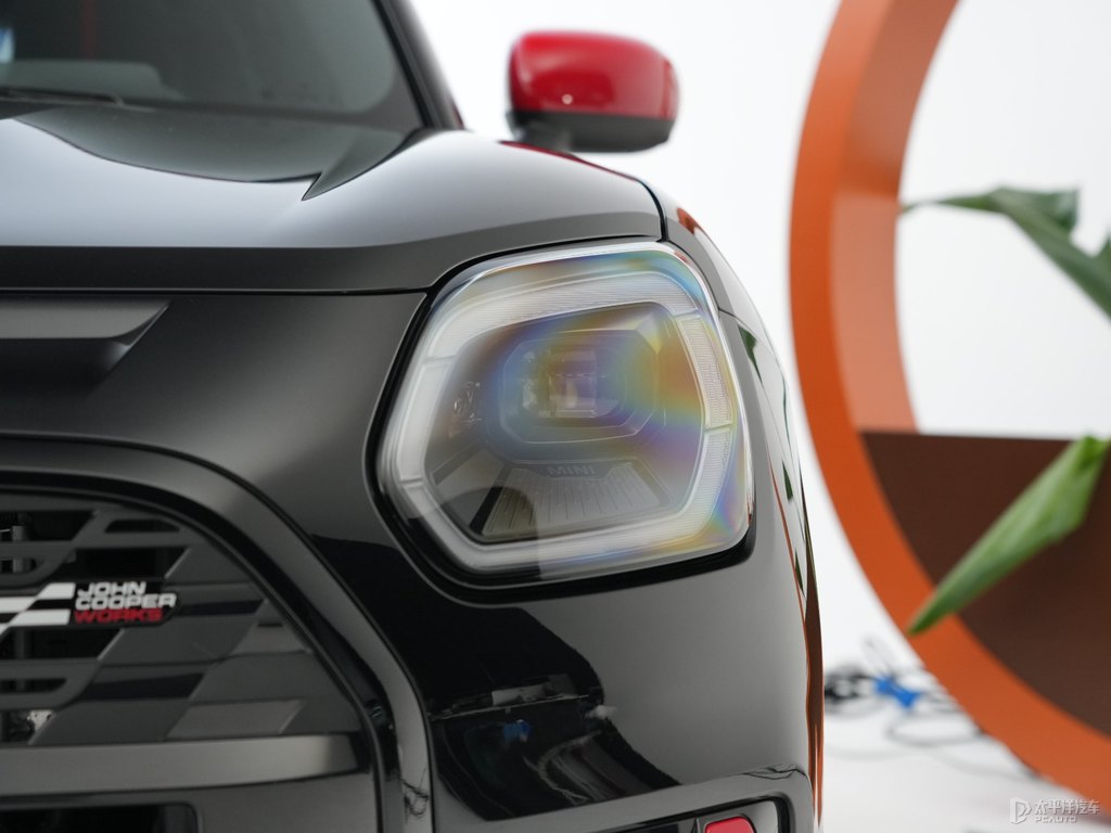 ҹMINI JCW COUNTRYMAN܇^^DƬ