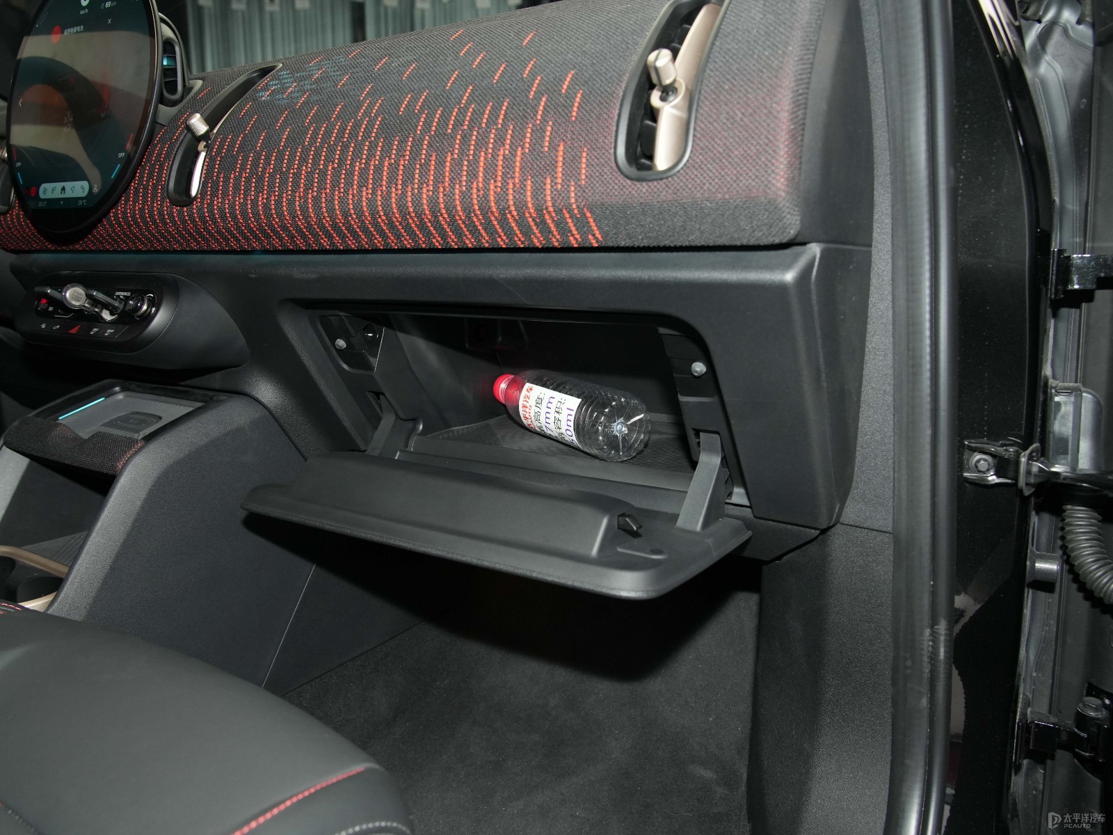 MINI JCW COUNTRYMAN空間高清大圖