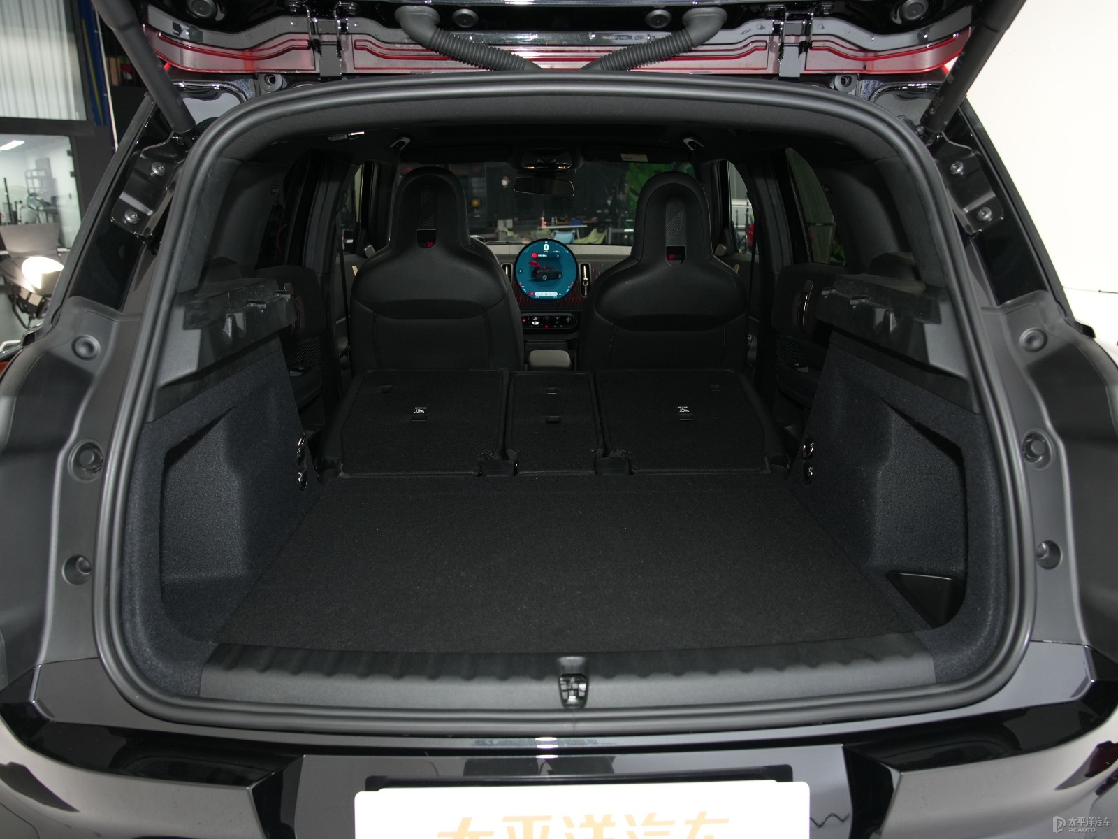 MINI JCW COUNTRYMAN空間高清大圖