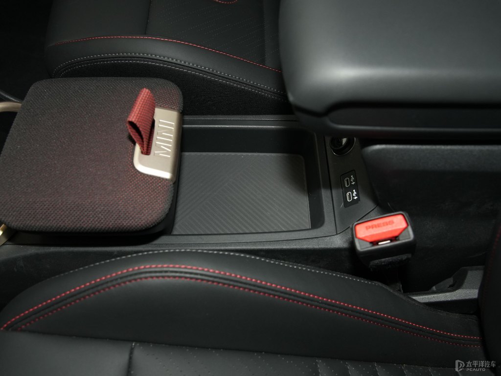 MINI JCW COUNTRYMANDƬ