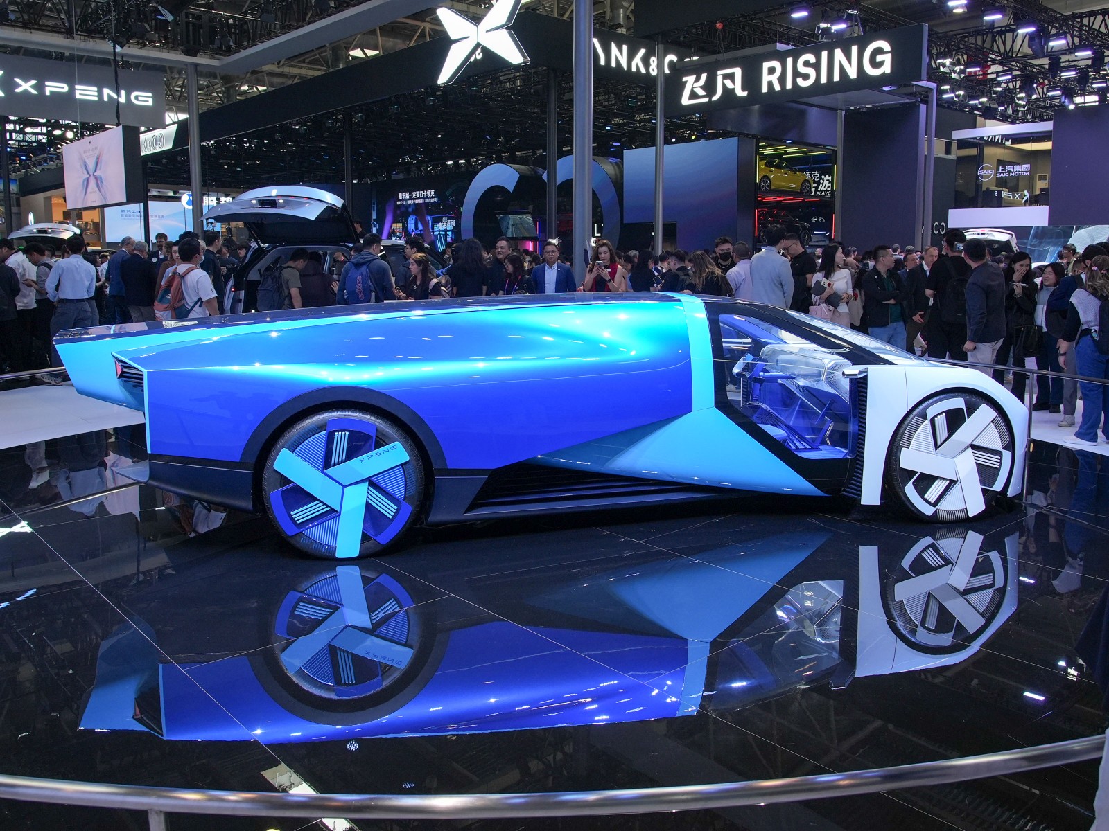 陸空一體式飛行汽車車展高清大圖