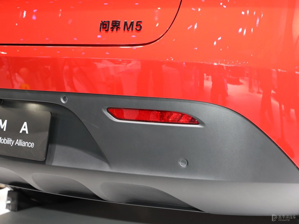 大都會(huì)紅問(wèn)界M5車尾外觀圖片