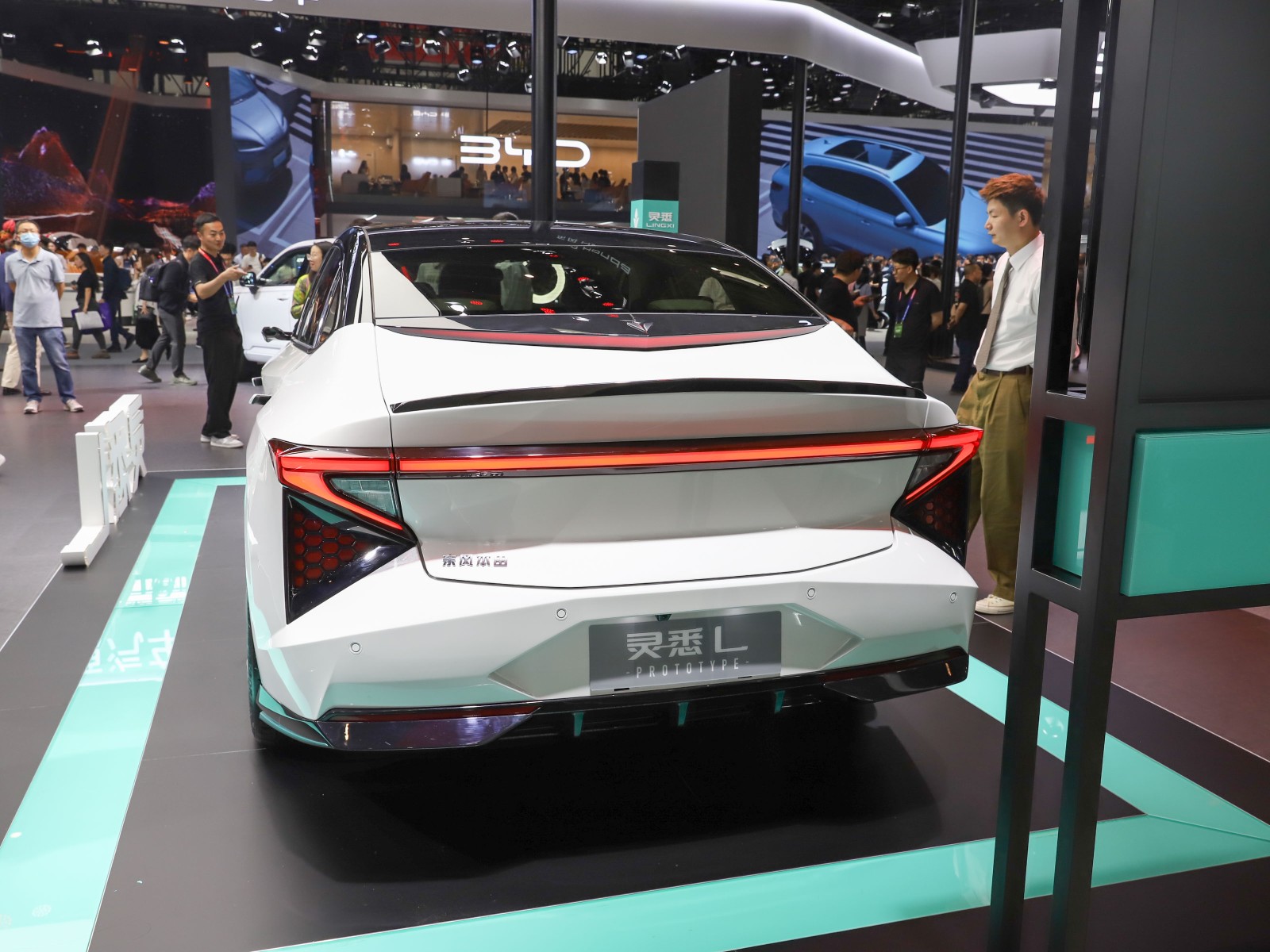 靈悉L車展高清大圖