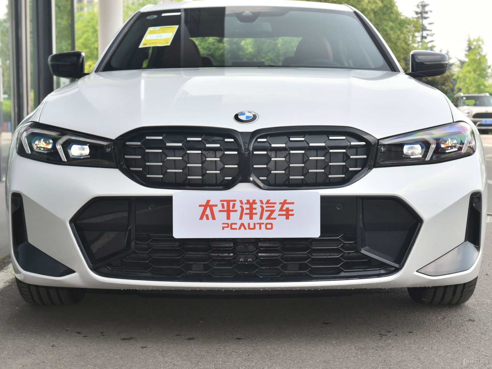 寶馬3系外觀高清大圖