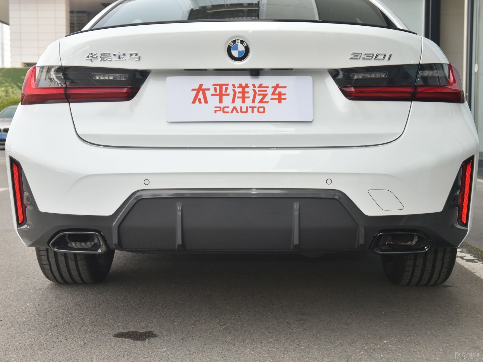 寶馬3系外觀高清大圖