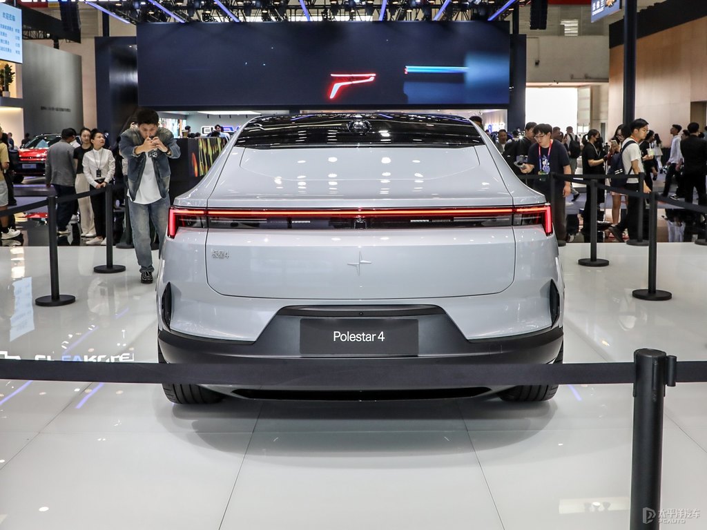 Polestar 4DƬ