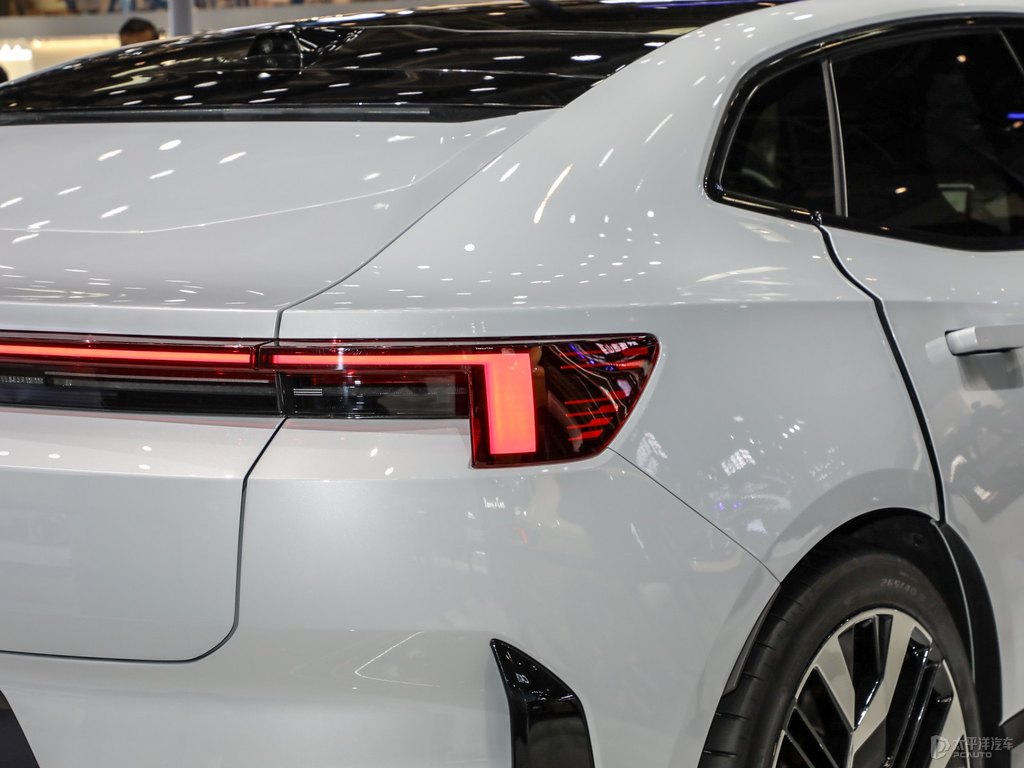 Polestar 4DƬ