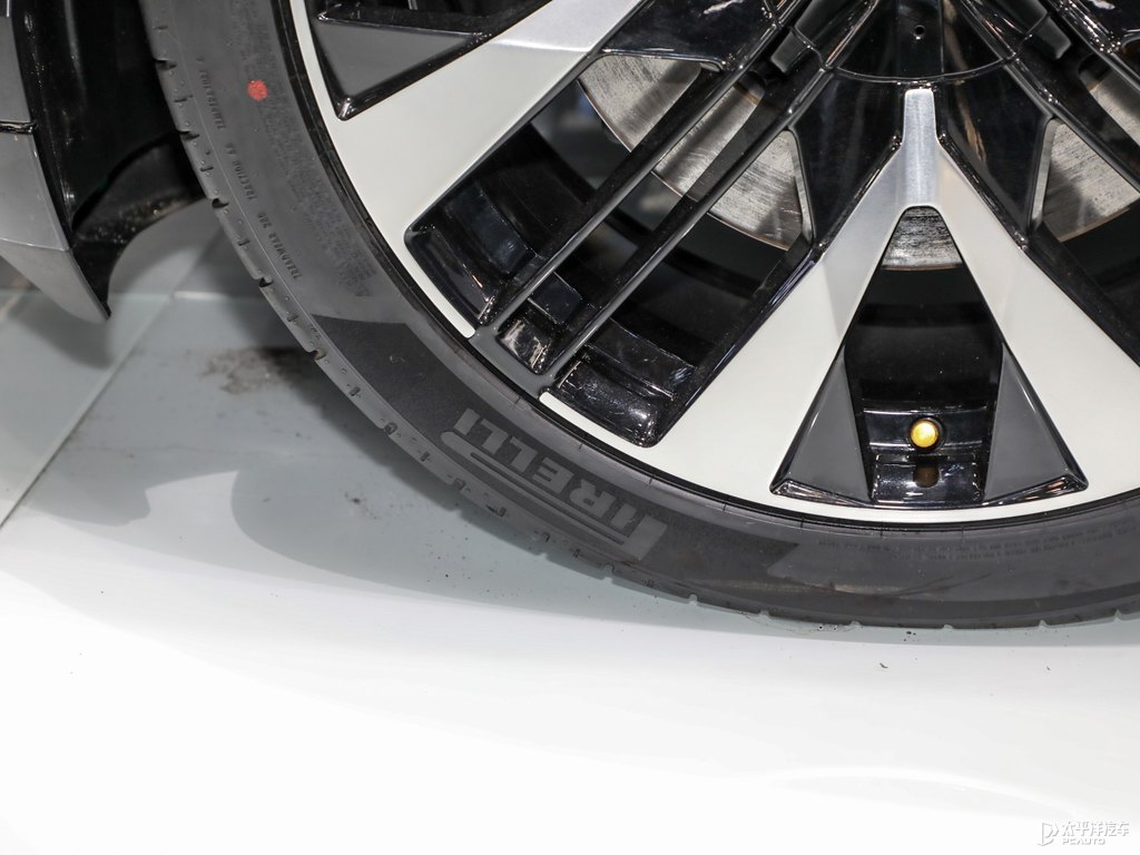 Polestar 4DƬ