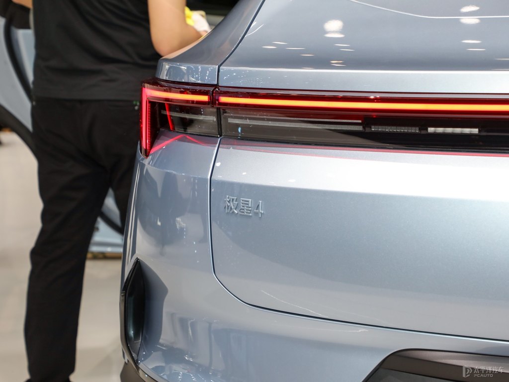 Polestar 4DƬ