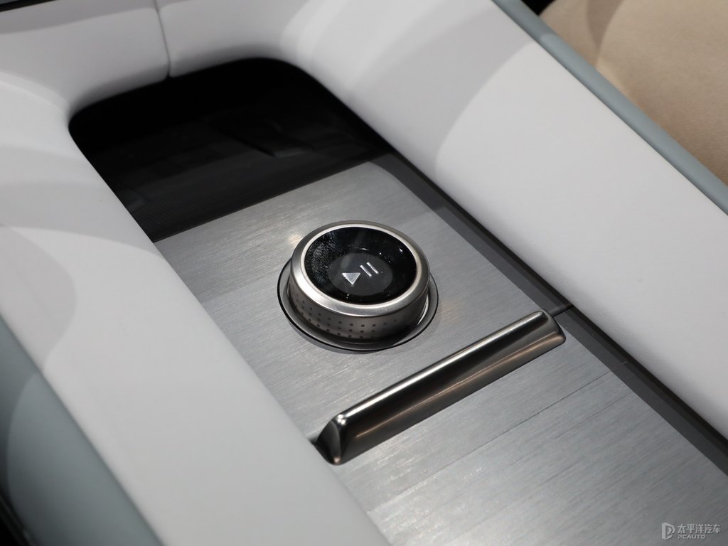 Polestar 4DƬ