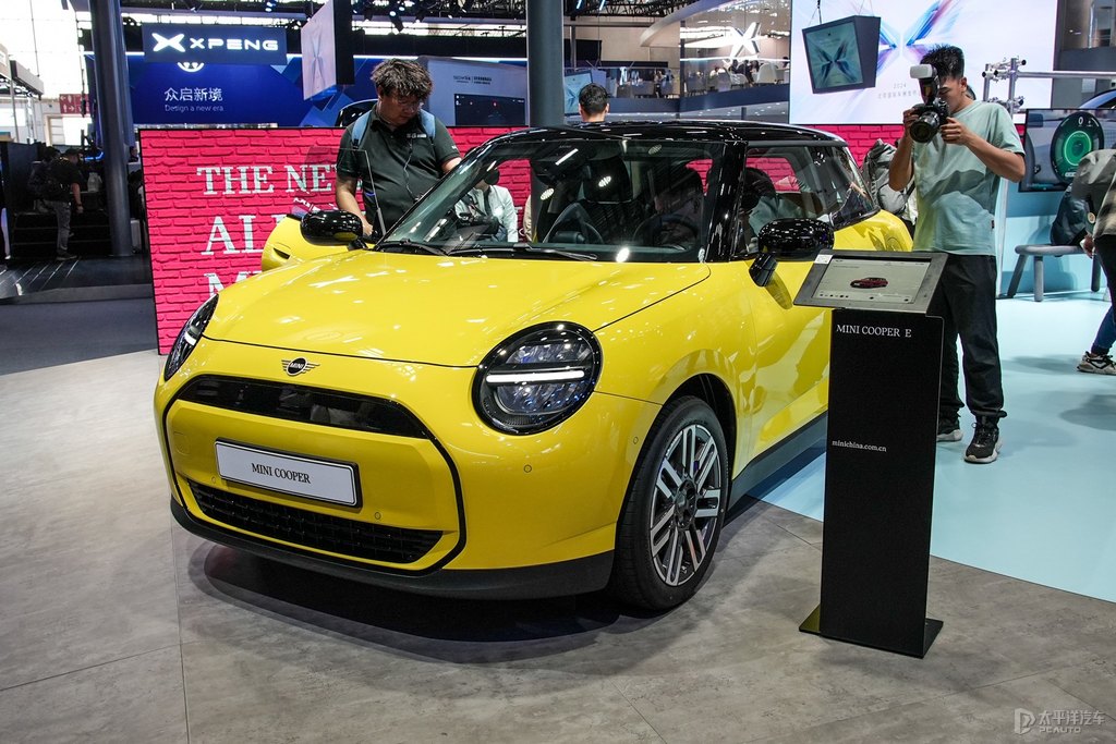 ɫ+ϿS늄MINI COOPER܇^^DƬ