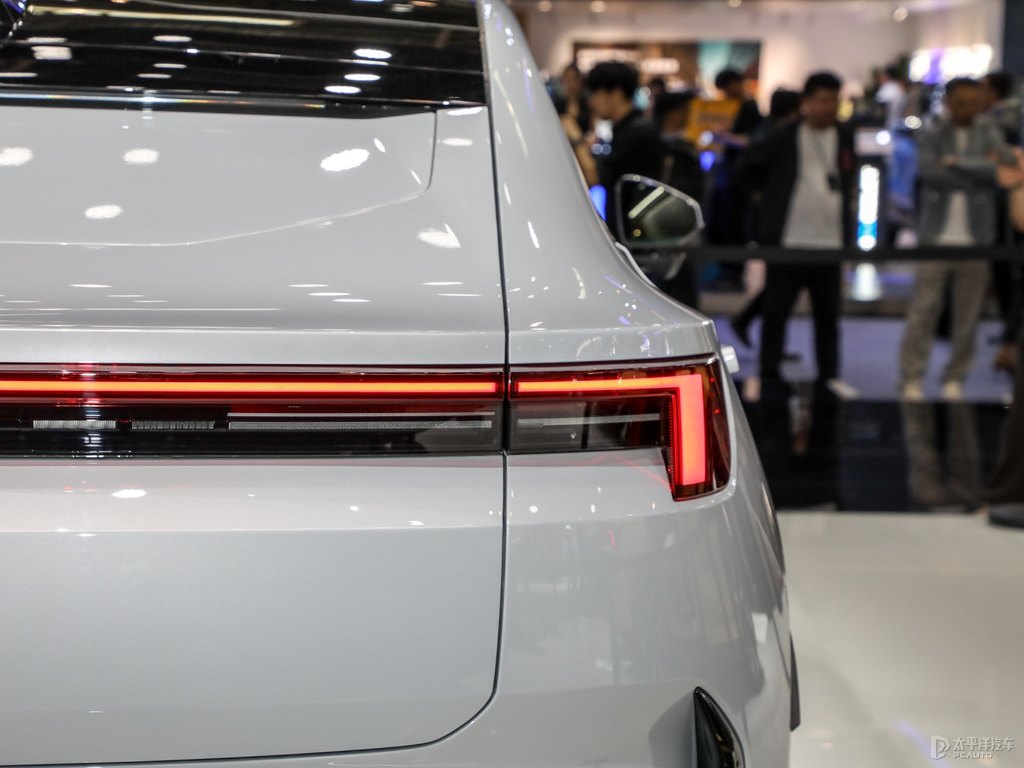 VyPolestar 4܇β^DƬ