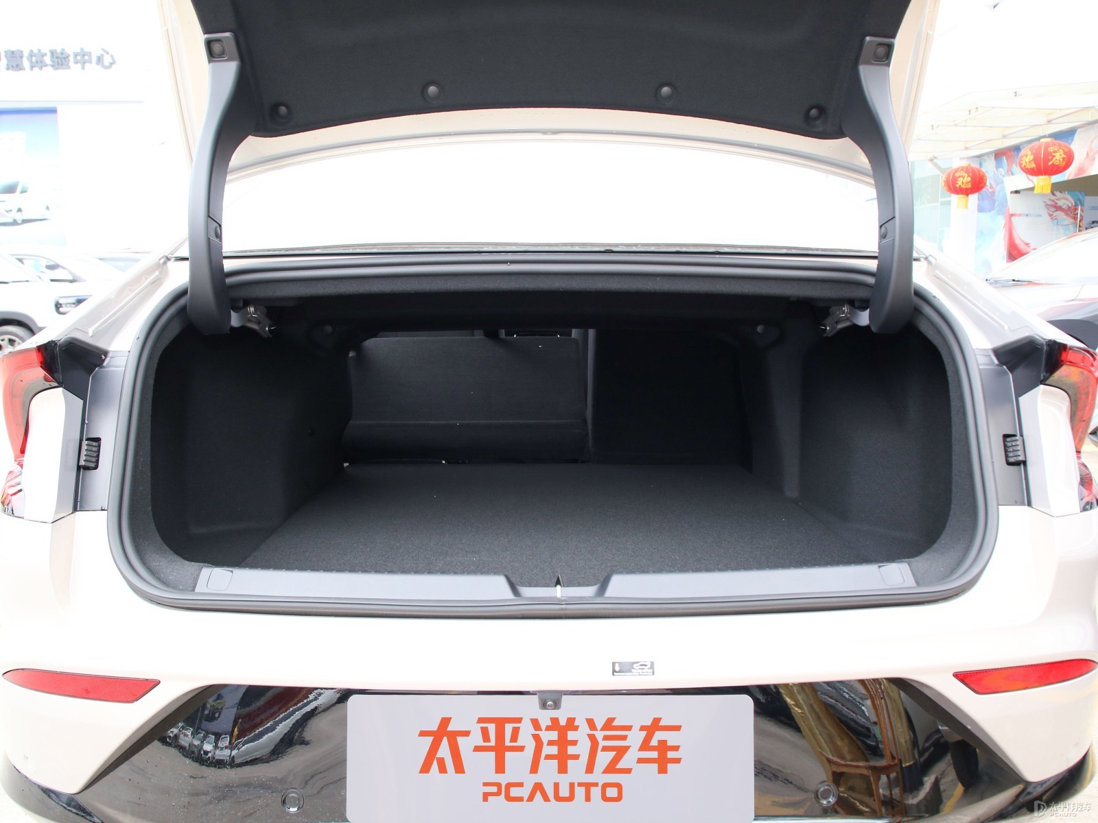 五菱星光空間高清大圖