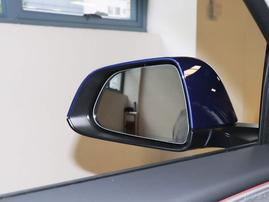 深海藍(lán)Model 3車身外觀圖片