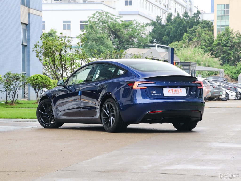 深海藍Model 3整車外觀外觀圖片
