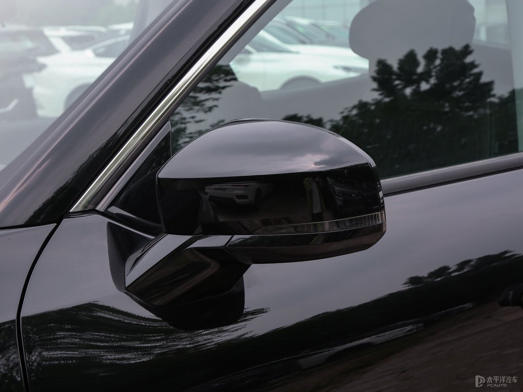 墨宇藍(lán)銳界L車(chē)身外觀圖片
