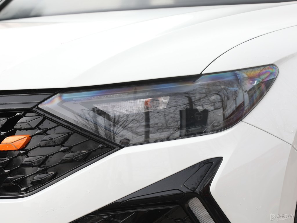 極地白捷達VS5車頭外觀圖片
