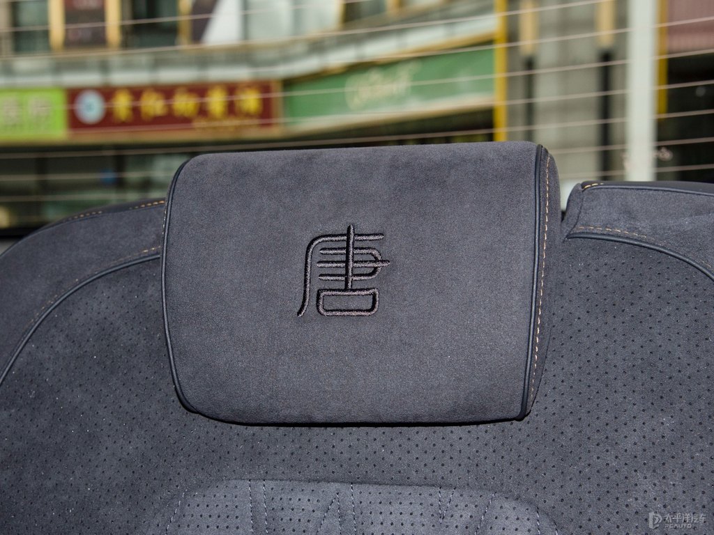 銀砂黑唐新能源座椅內(nèi)飾圖片