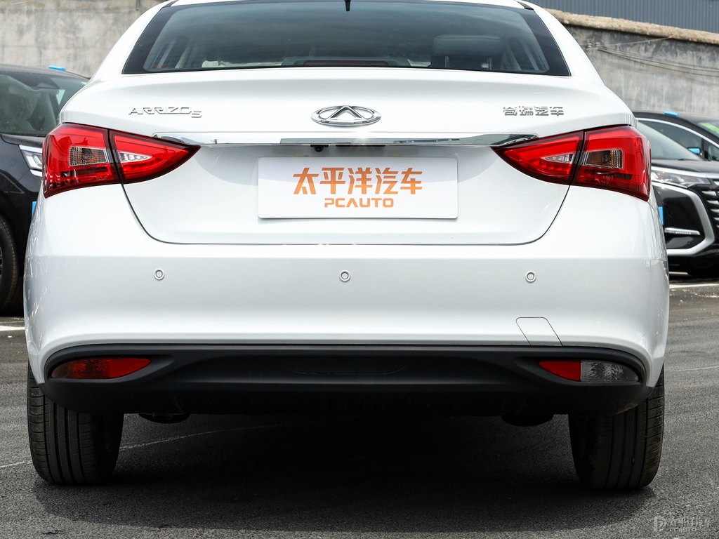 皓月白艾瑞澤5車尾外觀圖片