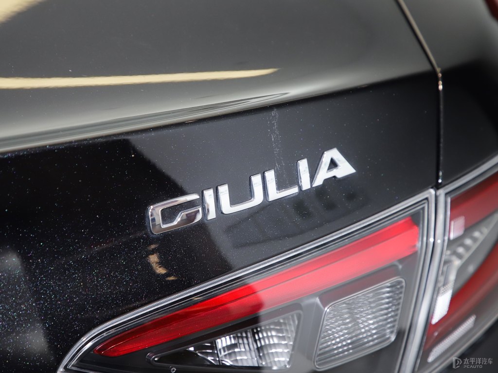 ɽGiulia~܇β^DƬ