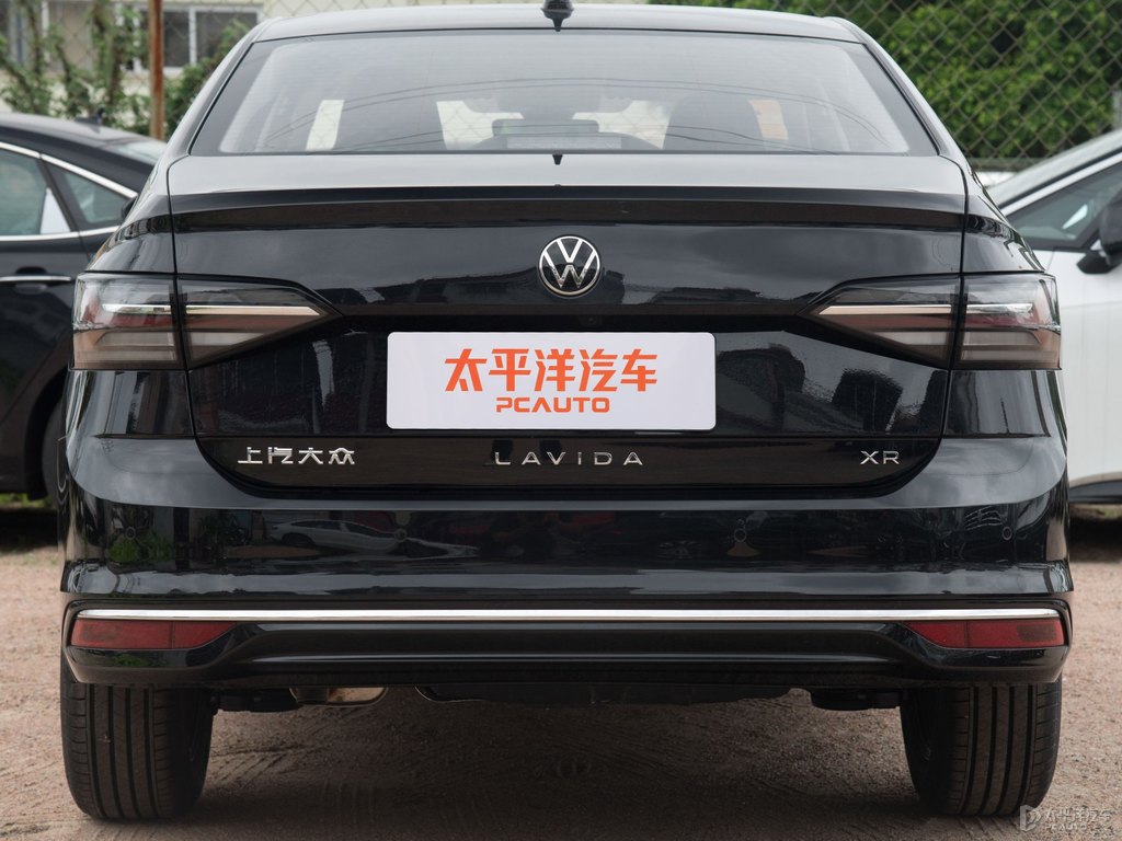 曜石黑朗逸車尾外觀圖片