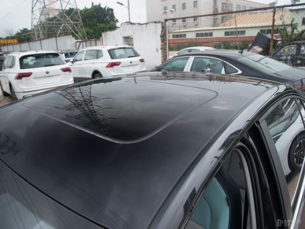 曜石黑朗逸車身外觀圖片