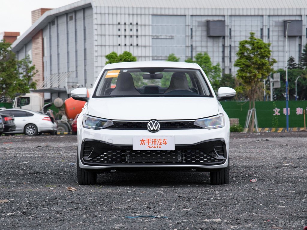 皎玉白朗逸整車外觀外觀圖片