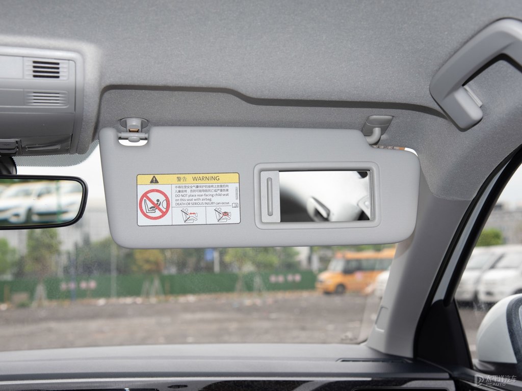 皎玉白朗逸車廂內飾圖片