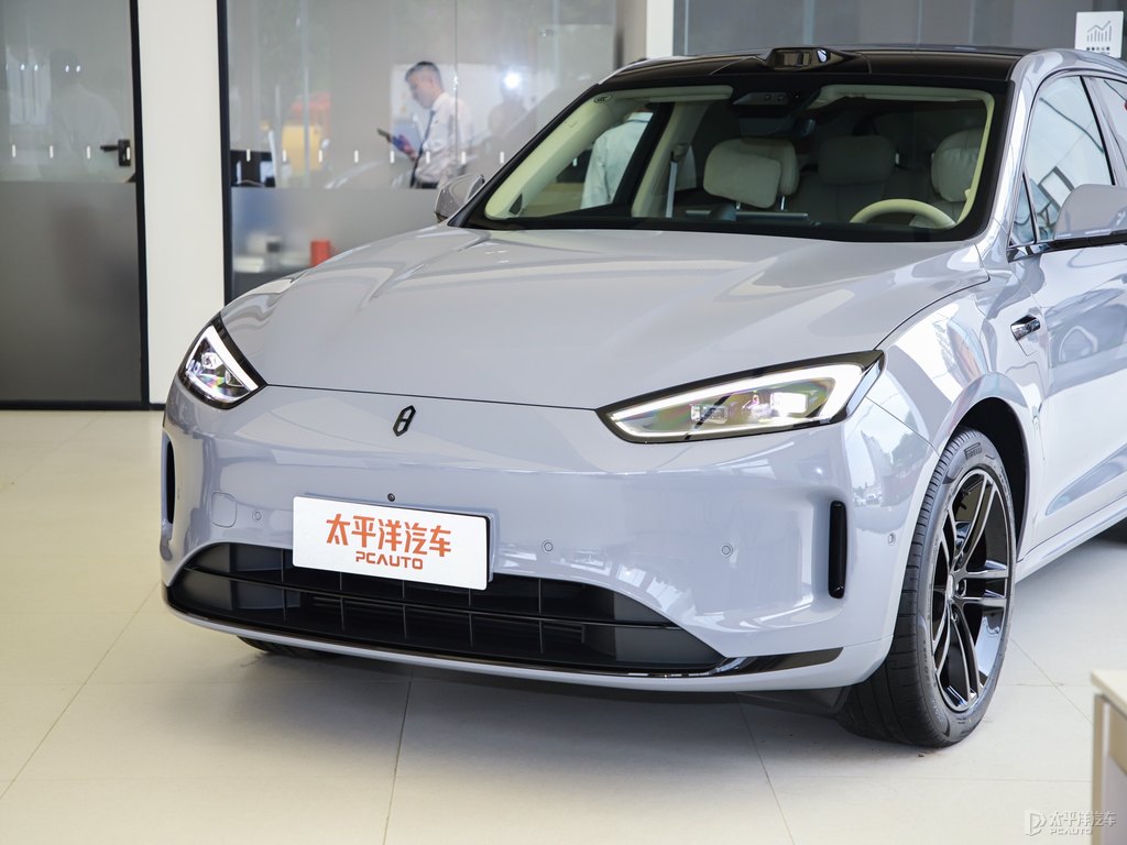 大溪地灰問(wèn)界M5車頭外觀圖片