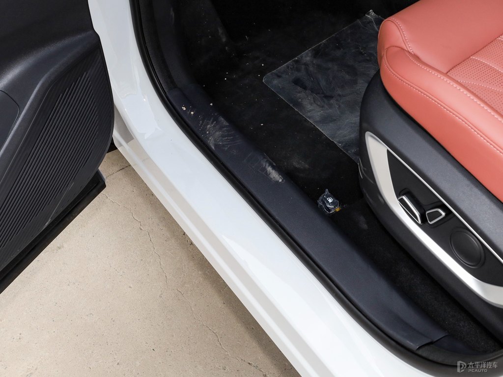 炫晶白長安CS75 PLUS車廂內(nèi)飾圖片