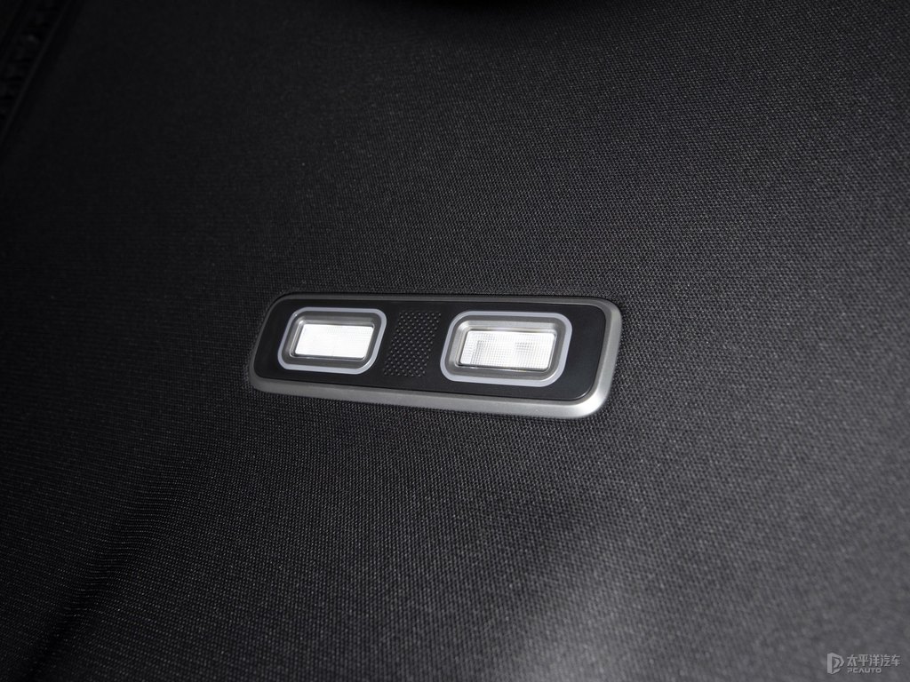 銀砂黑唐新能源車廂內(nèi)飾圖片