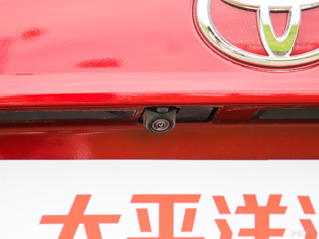 星鉆紅漢蘭達(dá)車尾外觀圖片