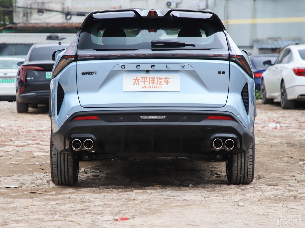 貝加爾藍(lán)博越車尾外觀圖片