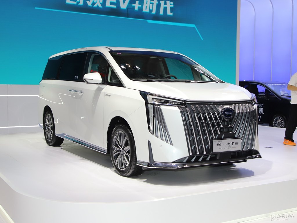 刃影白傳祺M8整車外觀外觀圖片