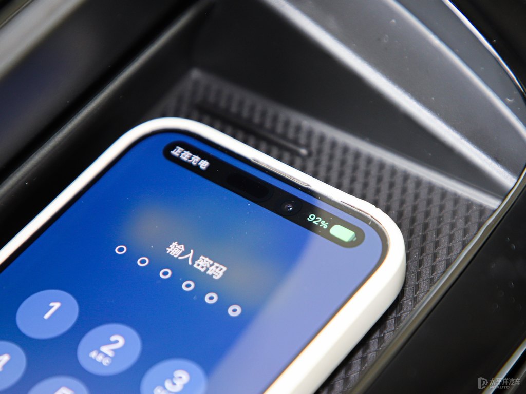 刃影白傳祺M8中控內飾圖片