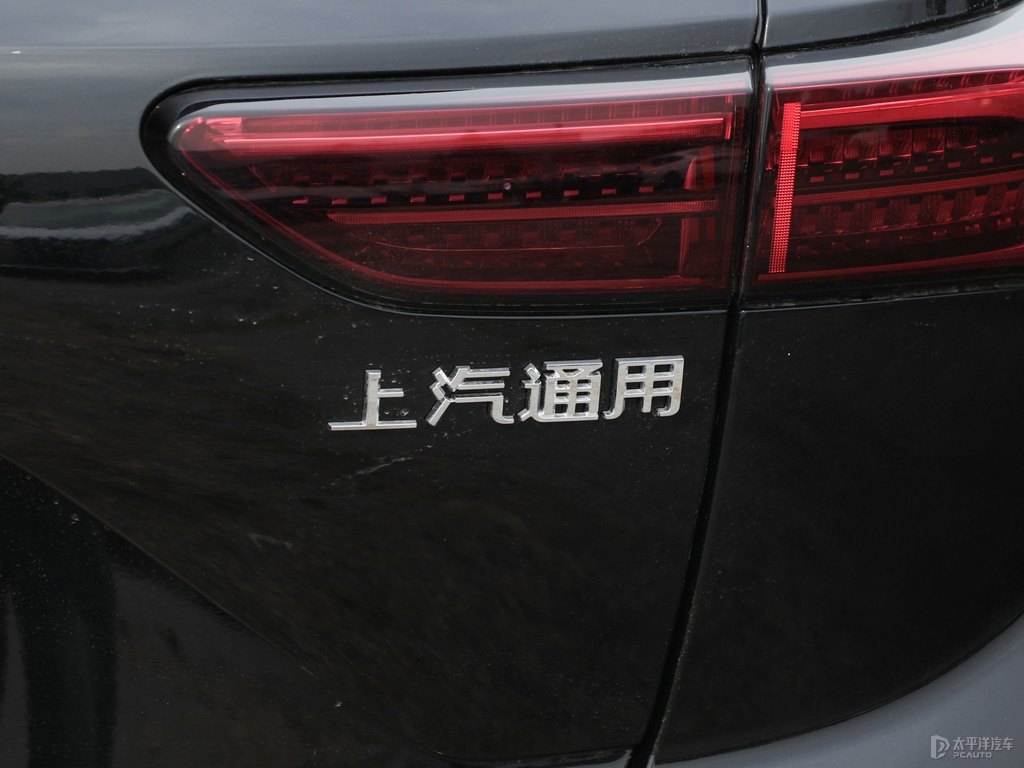 墨玉黑昂科威車尾外觀圖片