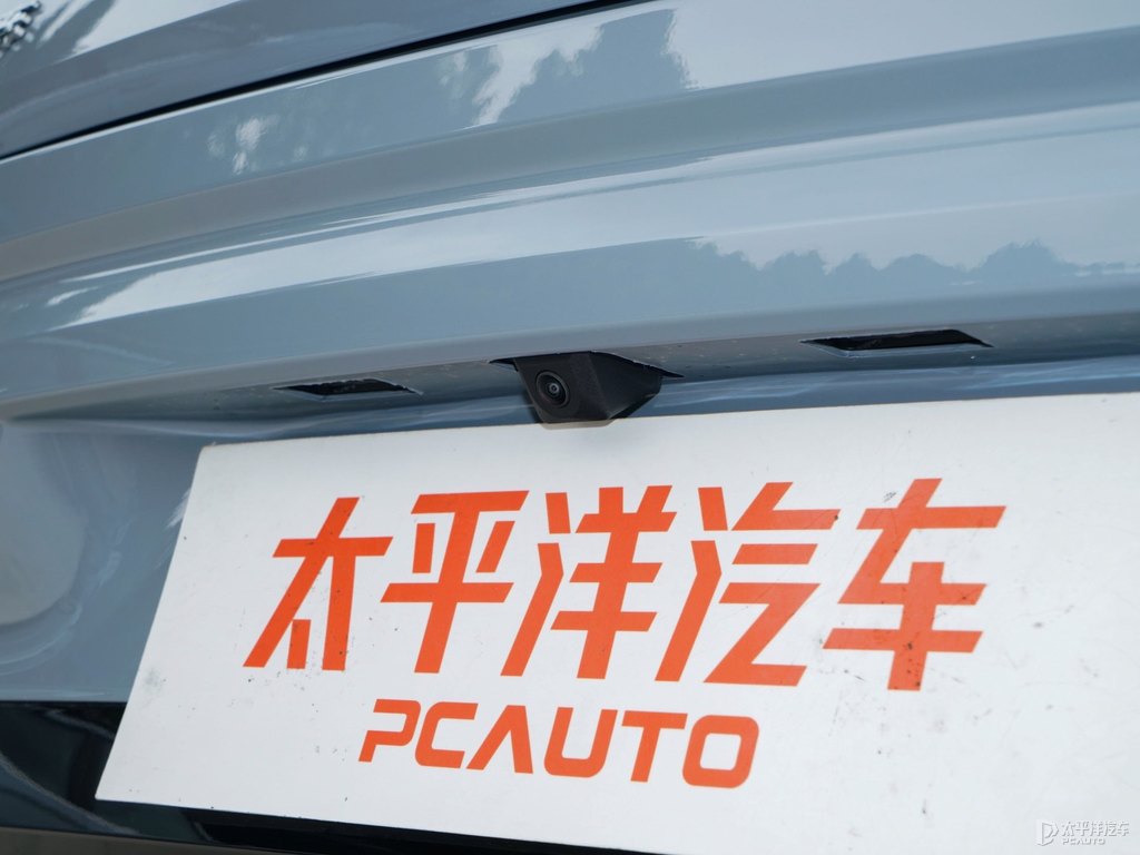 蒼穹灰星瑞車尾外觀圖片