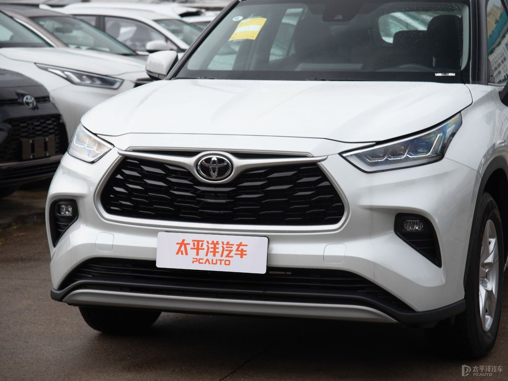 鉑金珍珠白漢蘭達(dá)車頭外觀圖片