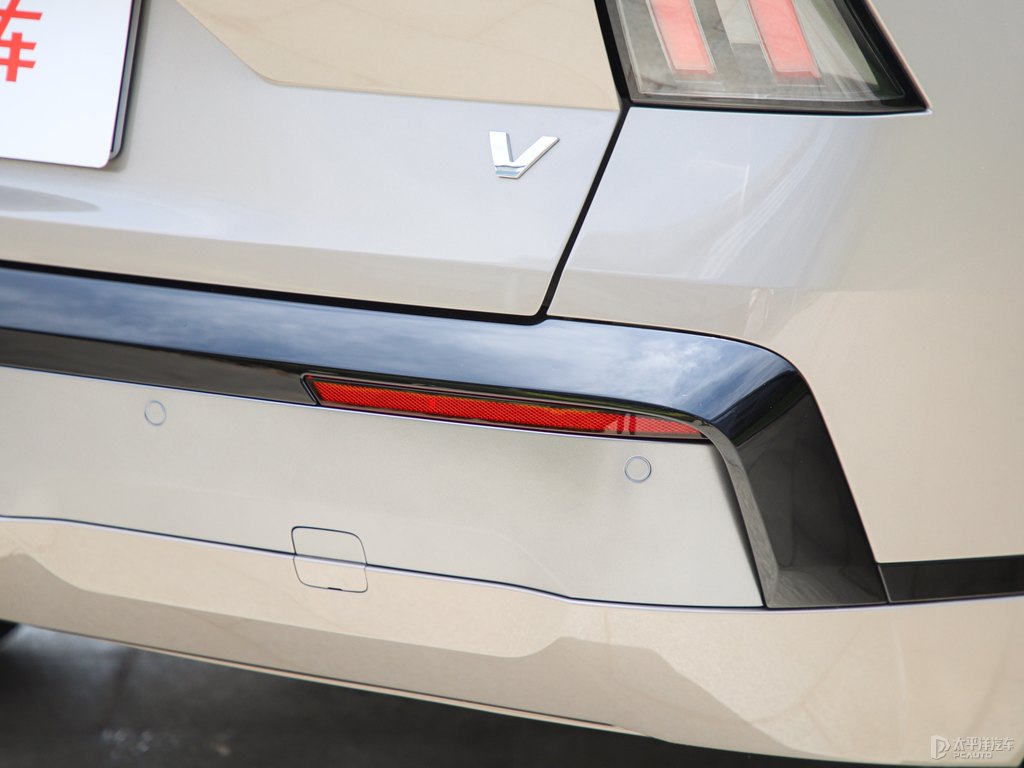 曠野沙AION V車尾外觀圖片
