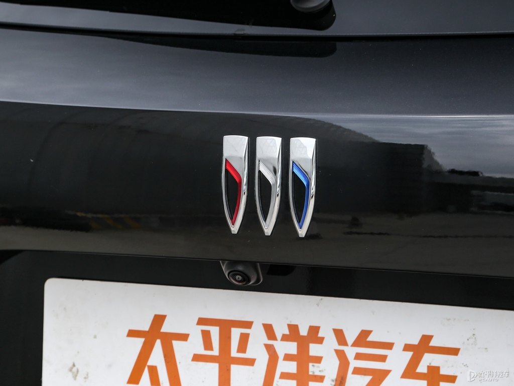 墨玉黑昂科威車尾外觀圖片