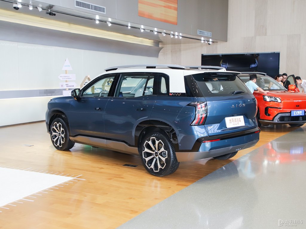 白色+星河藍(lán)AION V整車外觀外觀圖片