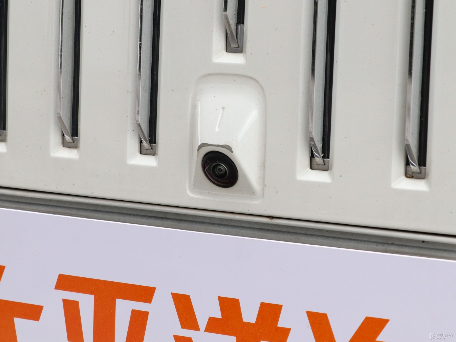 極氪009外觀高清大圖
