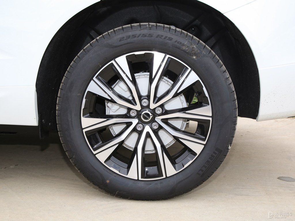 水晶白沃爾沃XC60車身外觀圖片
